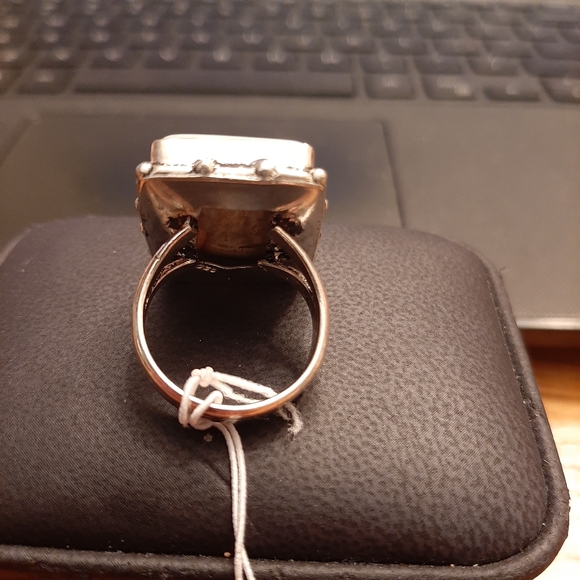 Ladies Jewelry - Picture 6 of 8